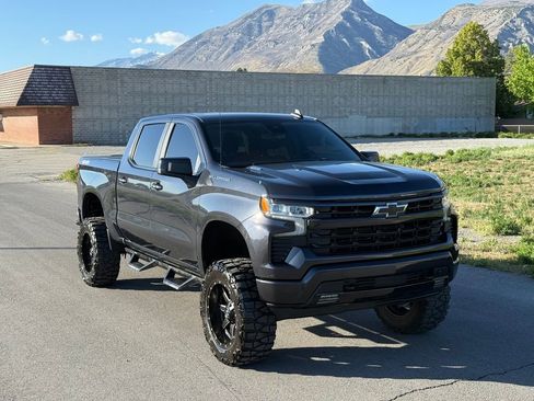 Used 2023 Chevrolet Silverado 1500 RST AWD/4WD image 2