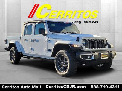New 2026 Jeep Gladiator Sport