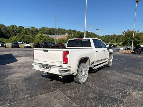 Used 2025 Chevrolet Silverado 2500 High Country w/ High Country Premium Package AWD/4WD image 3