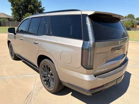 Used 2025 Cadillac Escalade Sport Platinum w/ LPO, Floor Liner Package AWD/4WD image 7