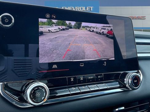 Used 2025 GMC Canyon Elevation RWD image 15