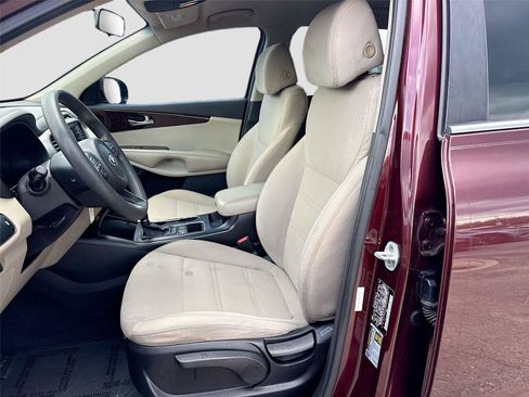 Used 2017 Kia Sorento FWD image 19