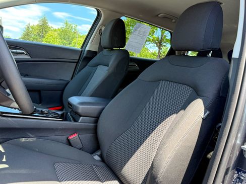 Certified 2025 Kia Sportage LX AWD/4WD image 15
