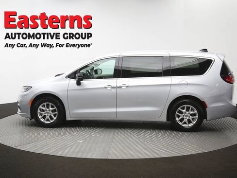 Used 2024 Chrysler Pacifica Touring-L FWD image 62