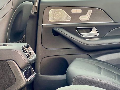 Certified 2023 Mercedes-Benz GLS 450 4MATIC image 38