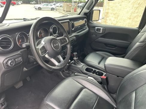 Used 2022 Jeep Wrangler Unlimited Sahara AWD/4WD image 18