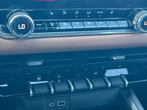 New 2026 GMC Canyon AT4 w/ Technology Plus Package AWD/4WD image 17