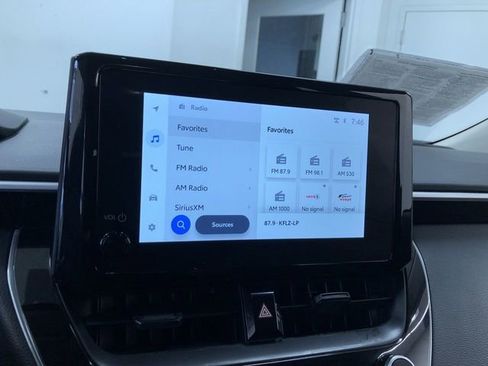 Used 2025 Toyota Corolla LE image 29