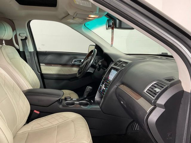 Used 2017 Ford Explorer Platinum AWD/4WD image 19