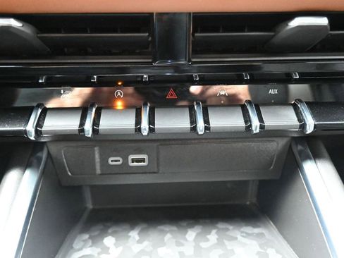 Used 2024 GMC Canyon AT4 w/ Canyon Safety Plus Package image 27