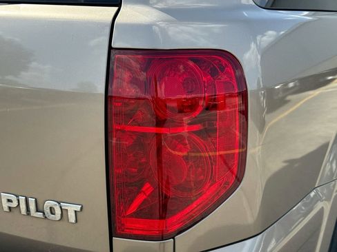 Used 2004 Honda Pilot EX image 30