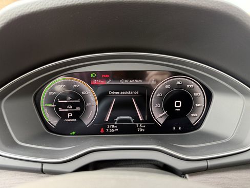 Used 2024 Audi Q5 e Premium w/ Convenience Package image 19