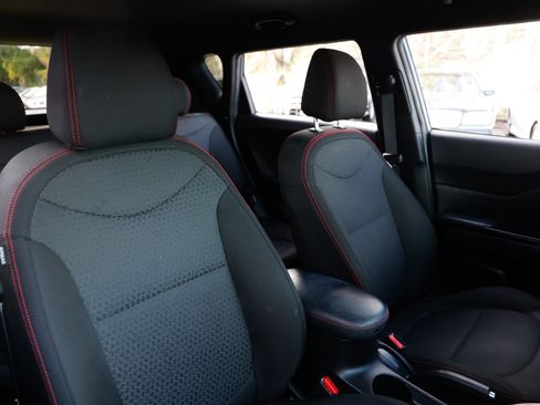 Used 2018 Kia Soul + image 19