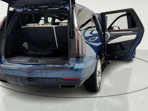 Certified 2026 Cadillac Escalade Platinum Sport w/ LPO, Floor Liner Package AWD/4WD image 12