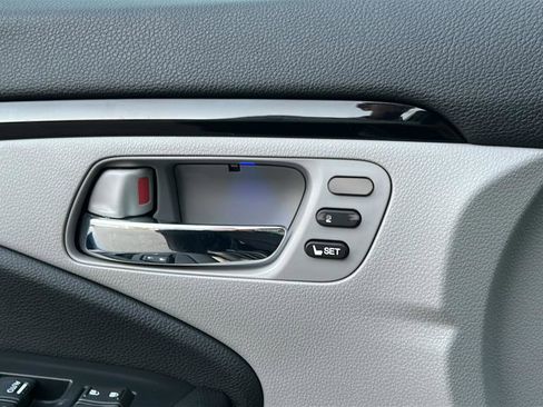 Used 2018 Honda Pilot Touring image 37