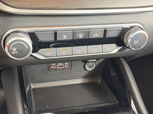Used 2024 Nissan Altima 2.5 SV FWD image 21