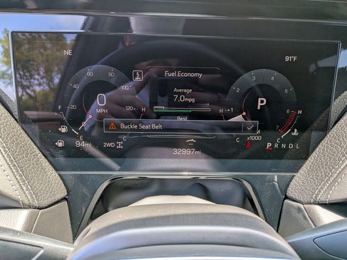 Used 2025 GMC Yukon XL Denali AWD/4WD image 29