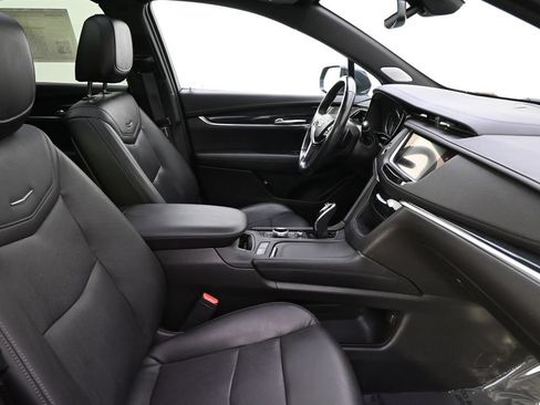 Used 2020 Cadillac XT5 Premium Luxury AWD/4WD image 16