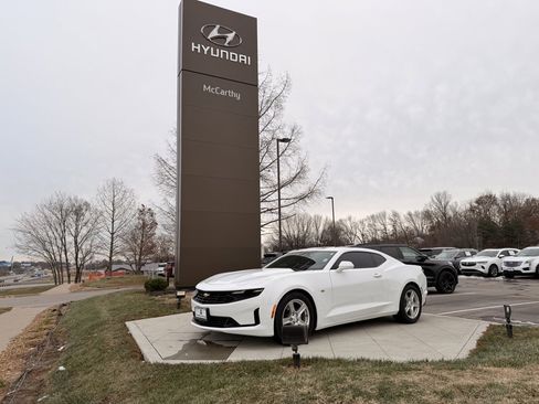 Used 2019 Chevrolet Camaro LT image 3