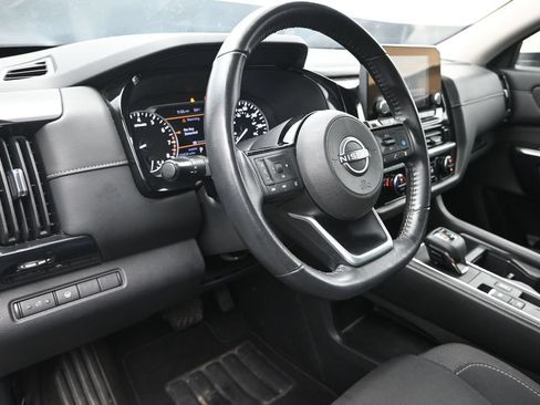 Used 2022 Nissan Pathfinder SV FWD image 12