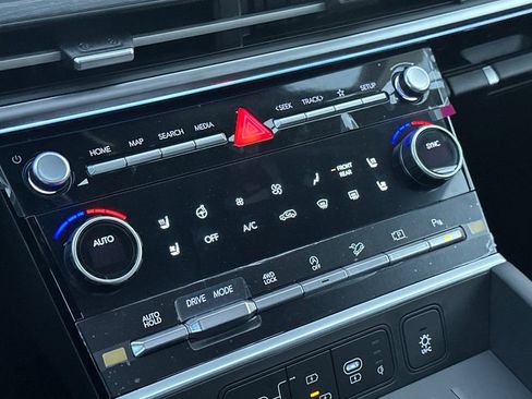 New 2025 Hyundai Santa Fe Limited AWD/4WD image 17