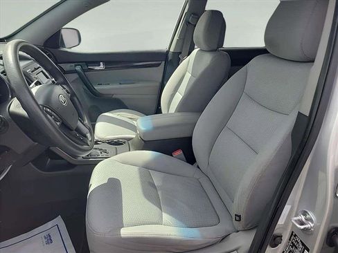Used 2013 Kia Sorento LX image 13
