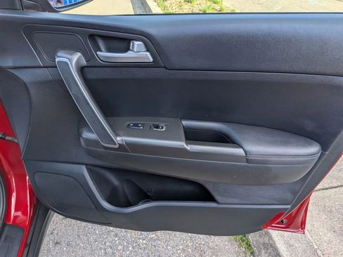 Used 2021 Kia Sportage LX image 30