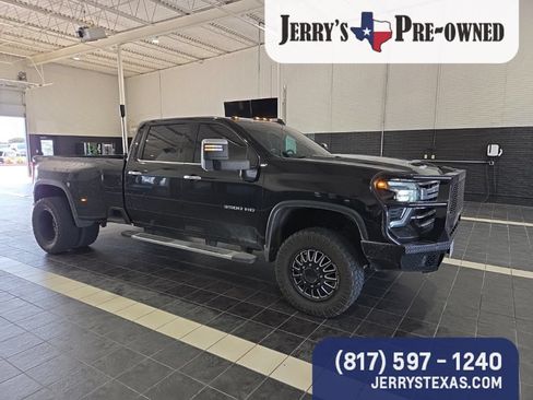 Used 2025 Chevrolet Silverado 3500 LTZ w/ LTZ Convenience Package AWD/4WD image 2