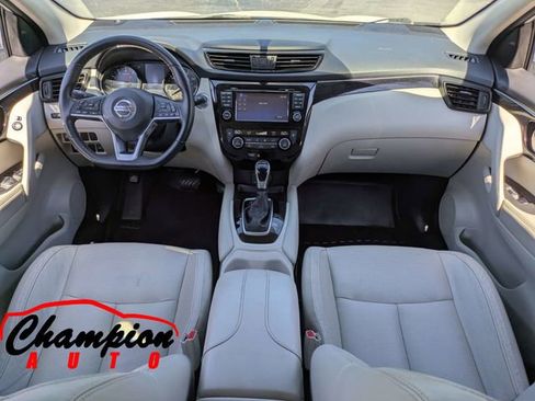 Used 2018 Nissan Rogue Sport SL FWD image 18