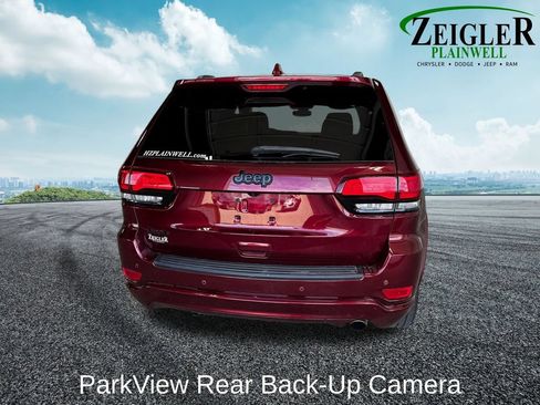 Used 2020 Jeep Grand Cherokee Altitude AWD/4WD image 5