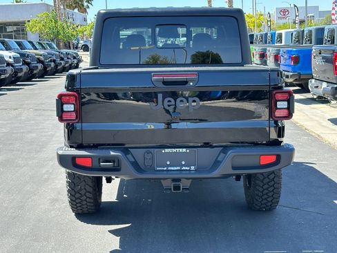 New 2026 Jeep Gladiator Sport AWD/4WD image 6