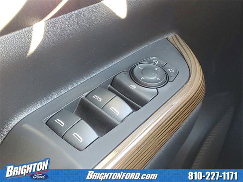 Used 2023 GMC Acadia SLE w/ Driver Convenience Package image 15