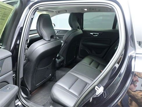 Used 2023 Volvo V60 B5 Cross Country Plus w/ Climate Package AWD/4WD image 22