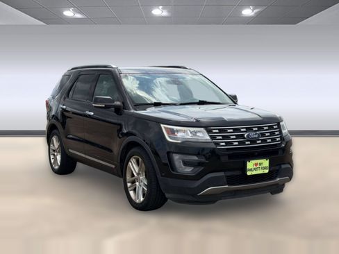 Used 2017 Ford Explorer Limited w/ Equipment Group 301A FWD image 6