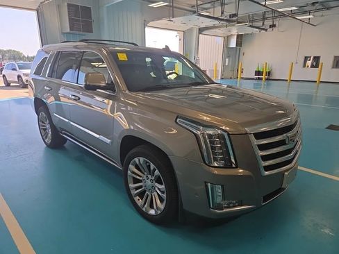 Used 2018 Cadillac Escalade Premium Luxury w/ LPO, Radiant Package AWD/4WD image 2