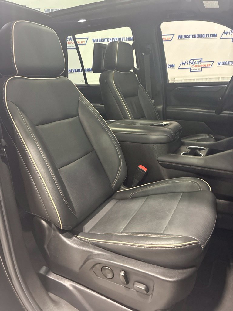 Used 2021 GMC Yukon SLT w/ SLT Premium Package AWD/4WD image 44