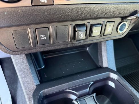 Used 2022 Toyota Tacoma TRD Sport AWD/4WD image 29