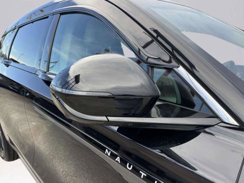 Used 2024 Lincoln Nautilus Premier AWD/4WD image 9