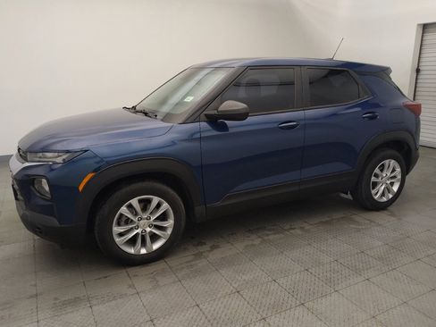 Used 2021 Chevrolet TrailBlazer LS FWD image 2
