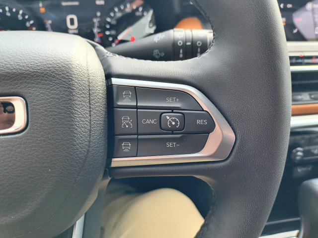 Used 2025 Jeep Compass Limited AWD/4WD image 20