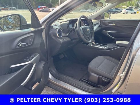 Used 2024 Chevrolet Trax LS image 9