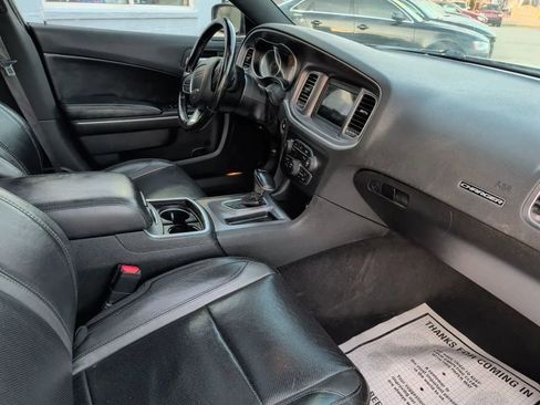 Used 2020 Dodge Charger SXT w/ Leather Interior Group image 29