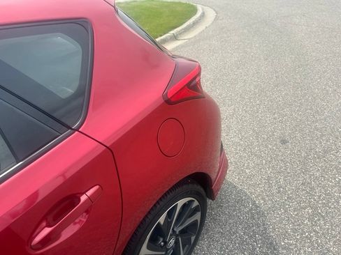 Used 2017 Toyota Corolla iM FWD image 10