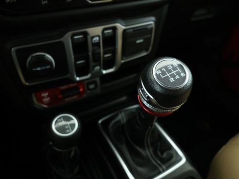 Used 2018 Jeep Wrangler Unlimited Rubicon image 14