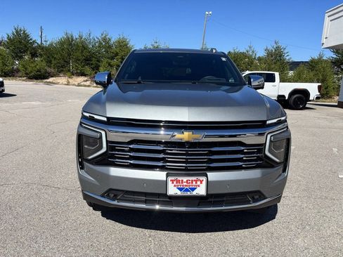 New 2026 Chevrolet Suburban Premier image 5