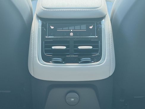 New 2026 Volvo XC90 T8 Ultra w/ Protection Package Premier AWD/4WD image 23