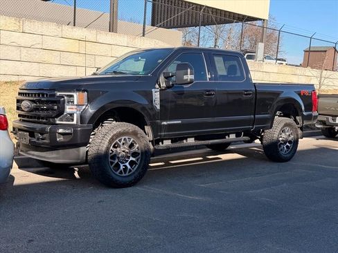 Used 2022 Ford F250 Lariat w/ Lariat Ultimate Package image 3