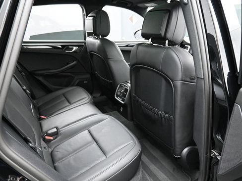 Used 2022 Porsche Macan image 27