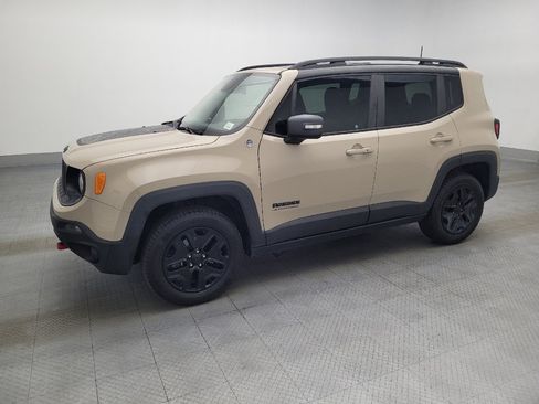 Used 2017 Jeep Renegade Trailhawk image 2