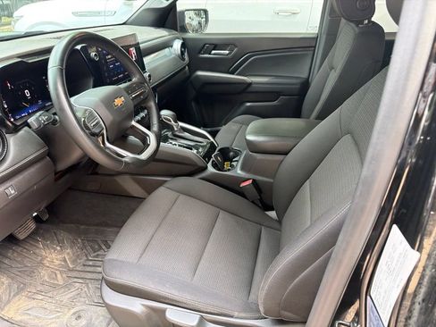 Used 2023 Chevrolet Colorado LT AWD/4WD image 17